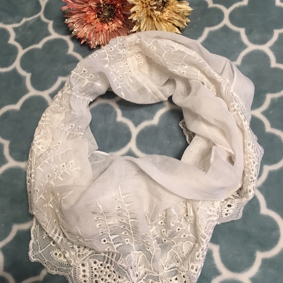Accessories - Eyelet Design Infinity Scarf 🧣 Accessories - Eyelet Design Infinity Scarf 🧣